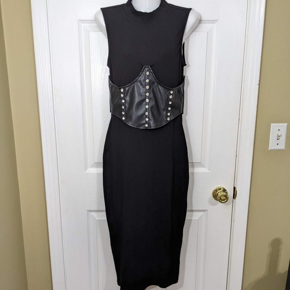 Capsulle Black Sleeveless Faux Leather & Rhinestones Belt Ribbed Midi Dress - L